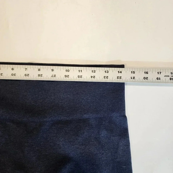 Lululemon Seamlessly Street Crop Legging in Cadet Blue Women's Size 8 - Picture 9 of 11